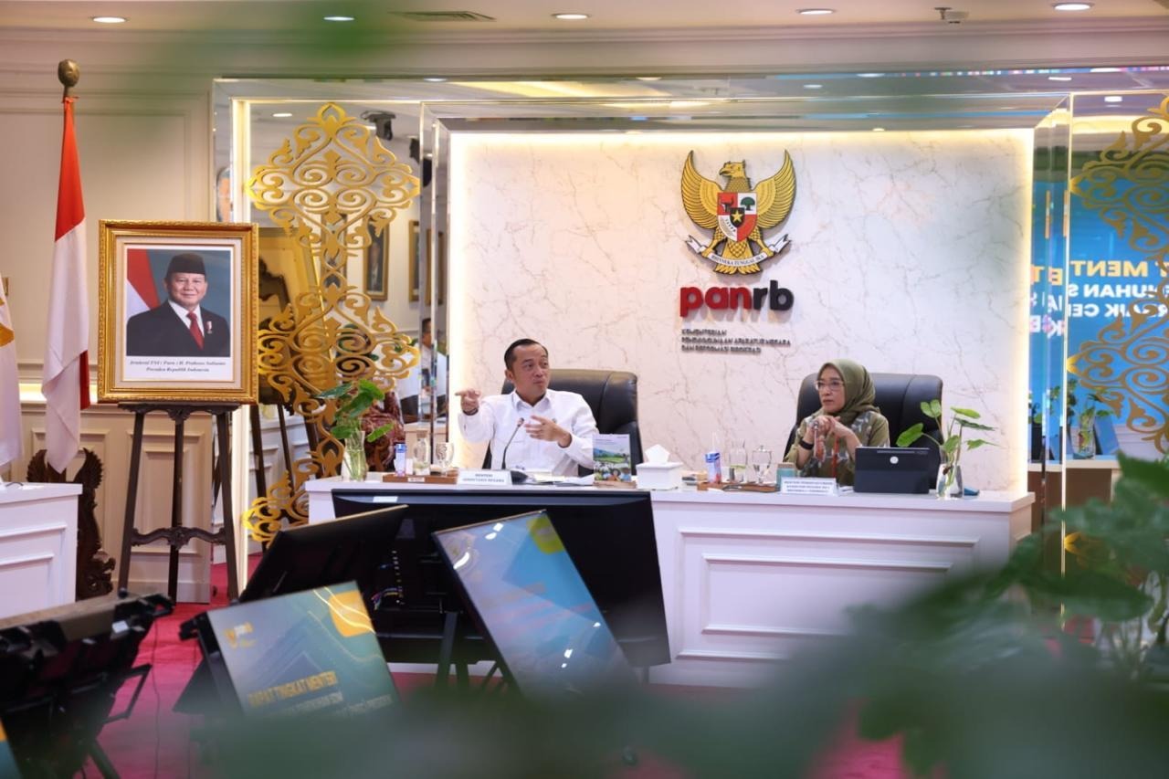 Mensesneg saat Rapat Bersama Kementerian PANRB