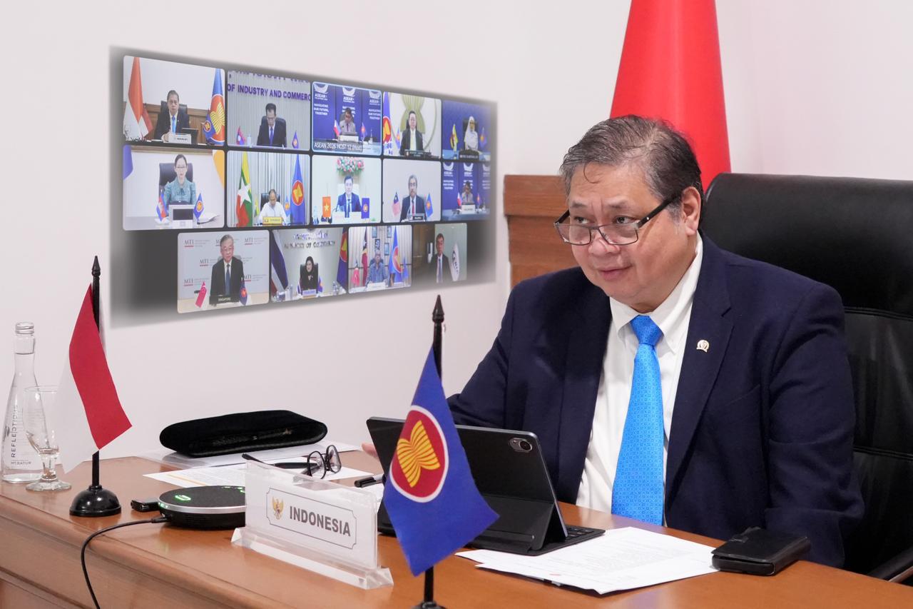 Airlangga Hartanto selaku Menteri Koordinator Bidang Perekonomian Republik Indonesia