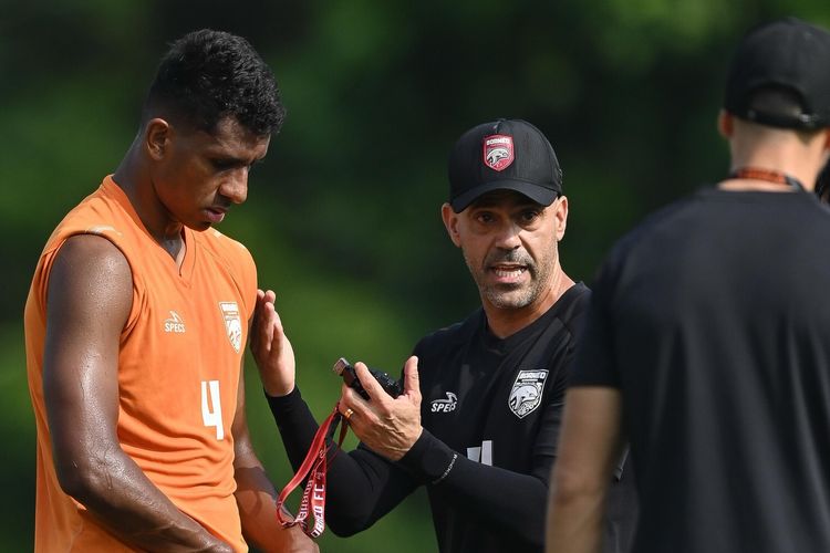 Pelatih Borneo FC