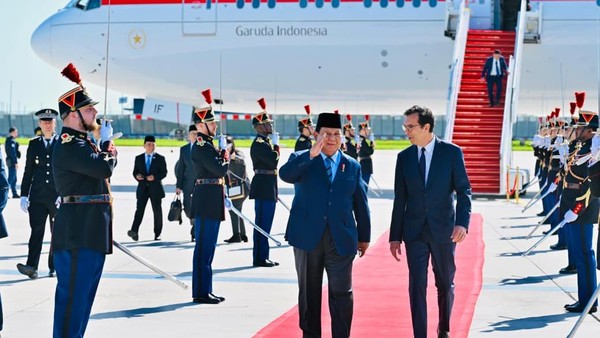 Prabowo bersama Presiden Prancis