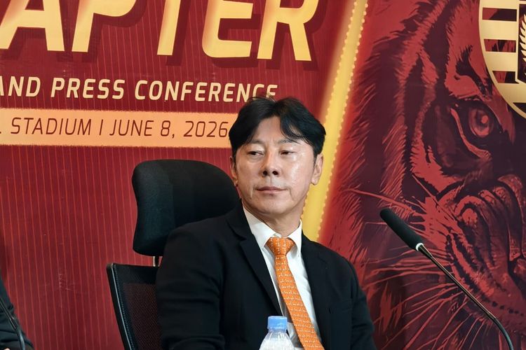 Persija Jakarta resmi perkenalkan Shin Tae-yong sebagai pelatih baru di Jakarta International Stadium