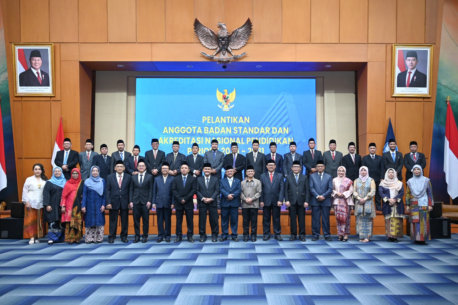 Menteri Pendidikan Dasar dan Menengah Abdul Mu'ti melantik anggota Badan Standar dan Akreditasi Nasional Pendidikan (BSANP) di Kantor Kemendikdasmen, Jakarta.