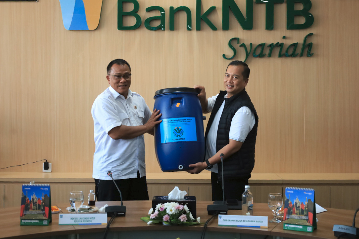 Menteri Lingkungan Hidup Moh Jumhur Hidayat saat mendorong penerapan pertobatan ekologis dan pembangunan berkelanjutan di Provinsi Nusa Tenggara Barat.
