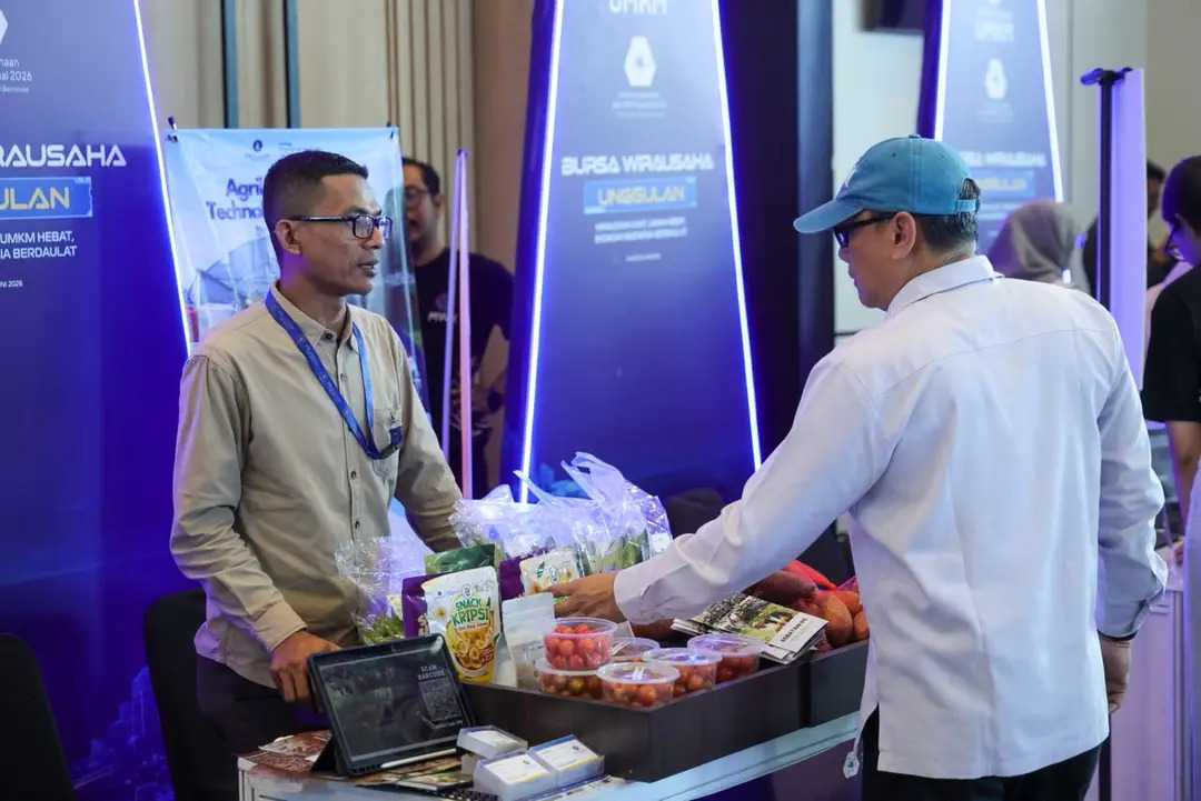 Deputi Bidang Kewirausahaan Kementerian UMKM Riza Damanik memberikan keterangan mengenai Perpres Nomor 38 Tahun 2026.